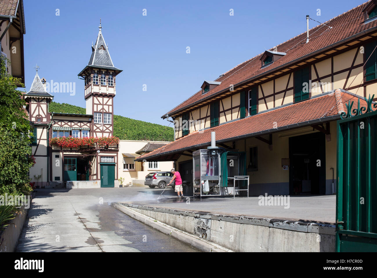 Esterno di Trimbach azienda vinicola a Ribeauville, Colmar, Francia Foto Stock