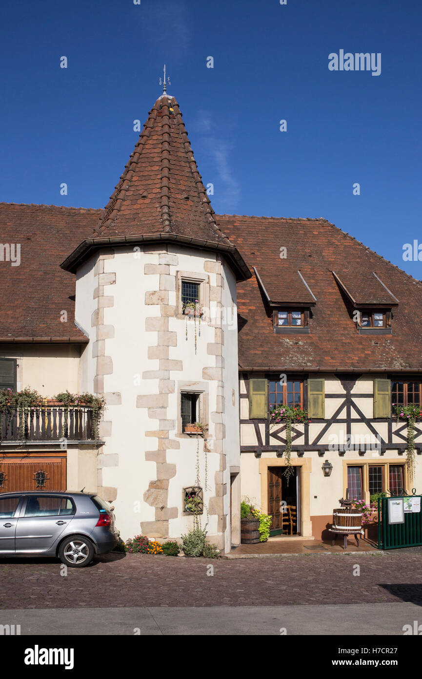 Esterno del Orchwihr Materne Haegelin Cantina Nr Colmar, Francia Foto Stock