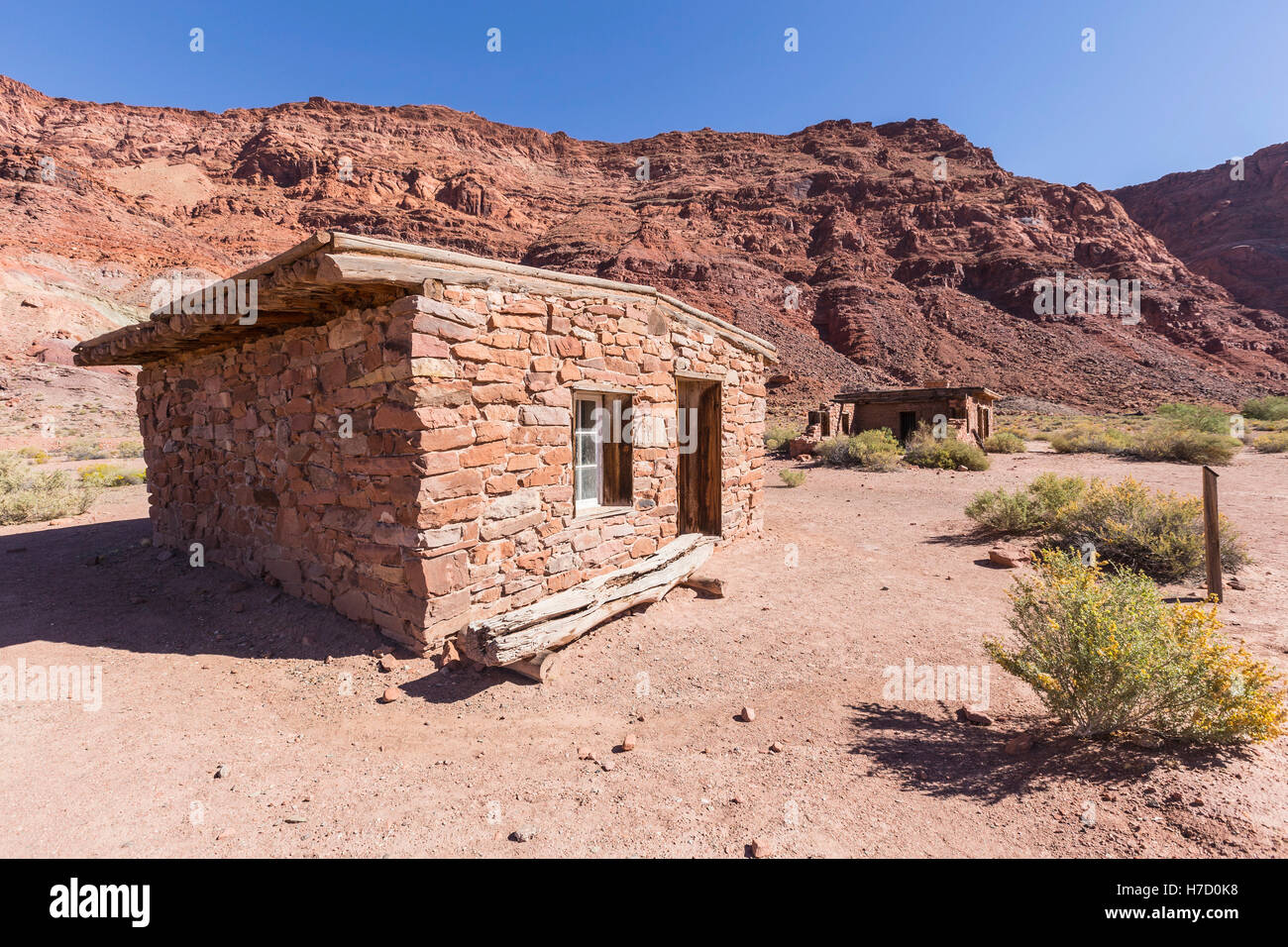 Fecce di storici edifici traghetto nei pressi del fiume Colorado in Glen Canyon National Recreation Area in Arizona. Foto Stock