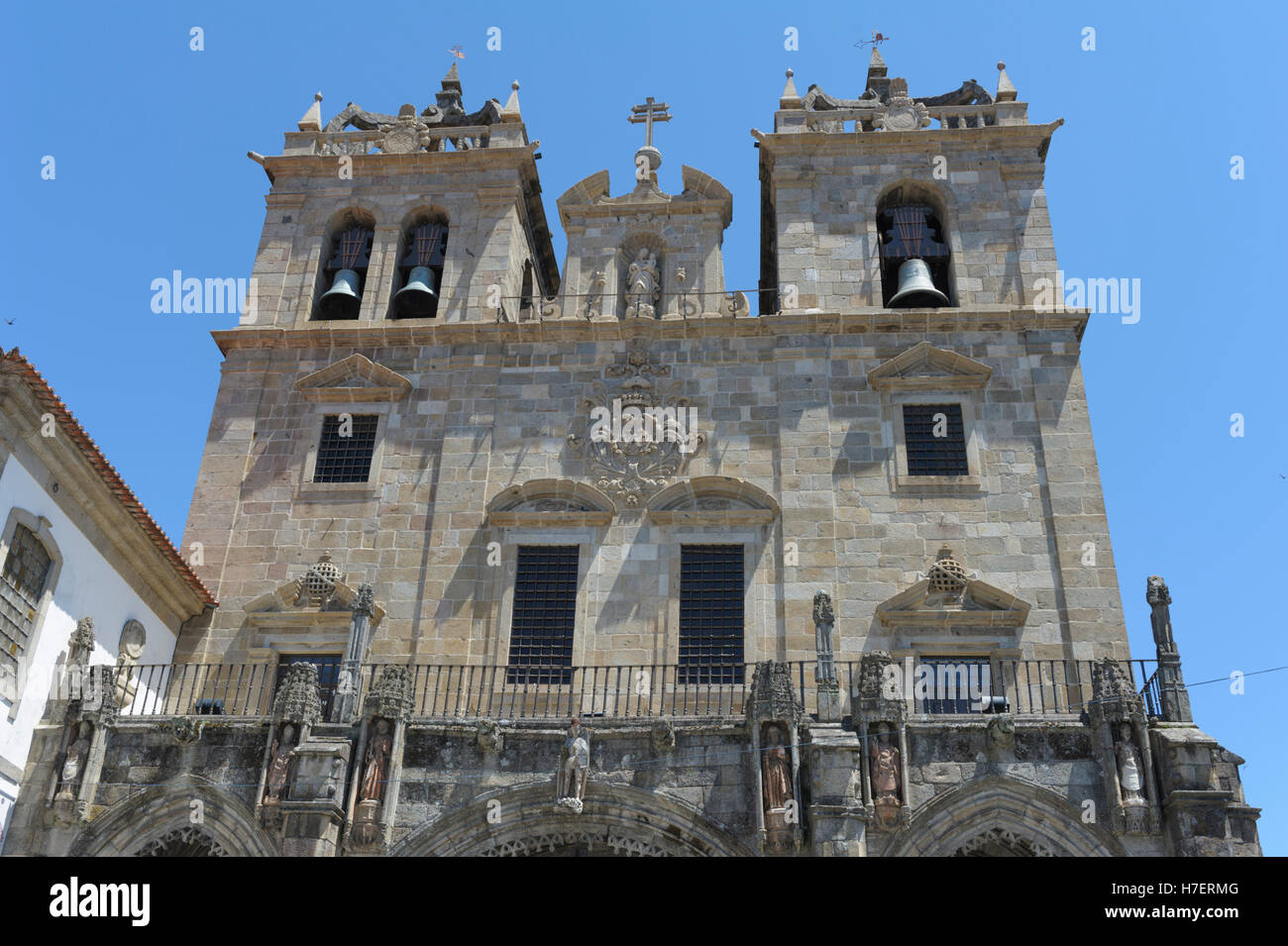 Torri di pietra del Sé de Braga cattedrale, Braga, Portogallo Foto Stock