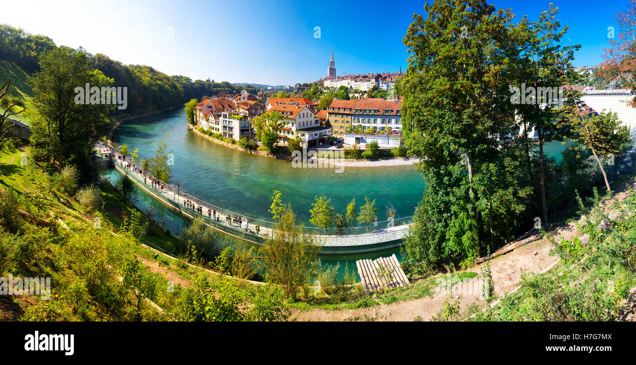 Vista di Berna vecchio centro della città con il fiume Aare. Berna è la capitale della Svizzera e la quarta città più popolosa della Svizzera. Foto Stock