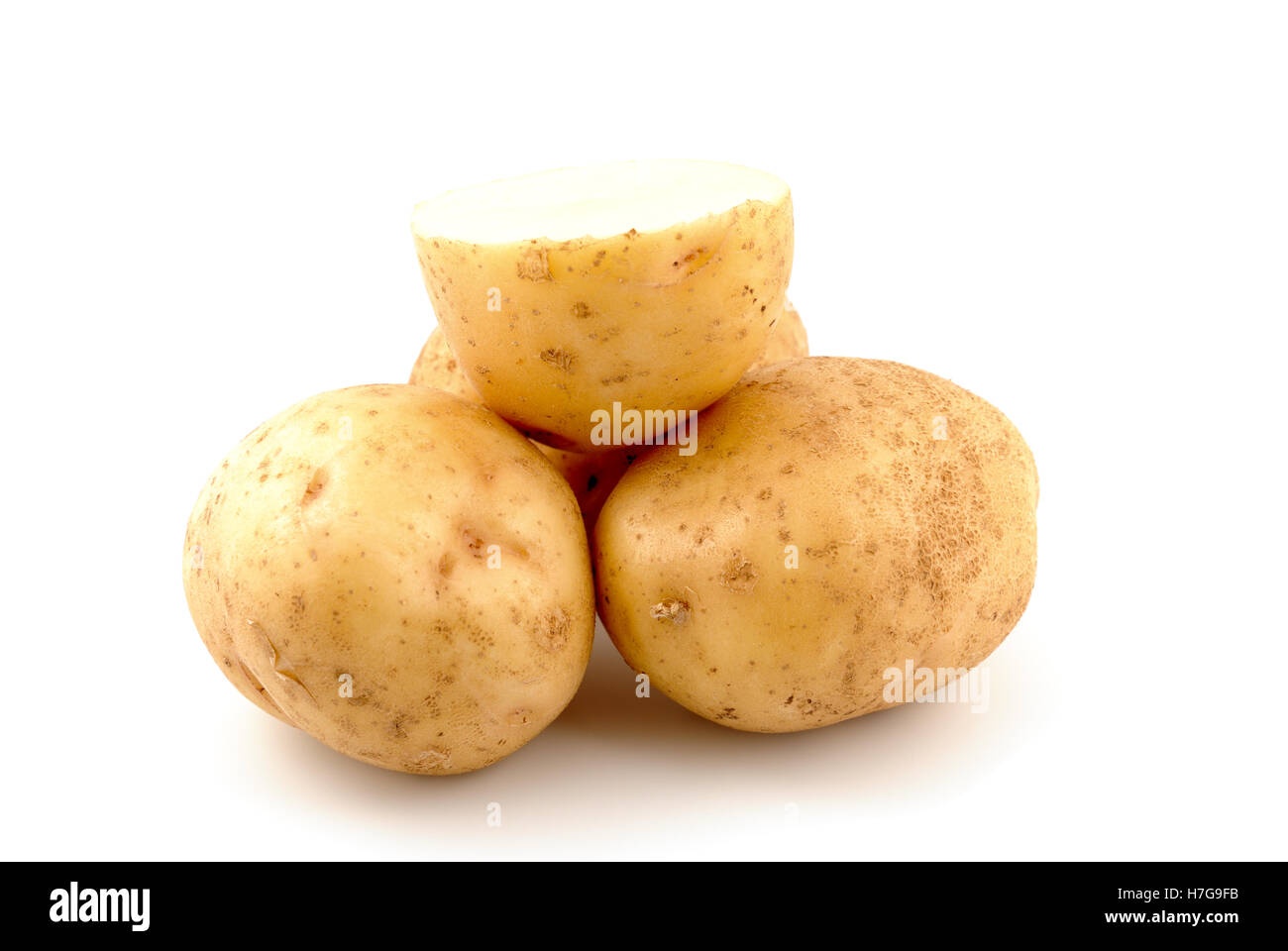 Cumulo di patata isolati su sfondo bianco Foto Stock