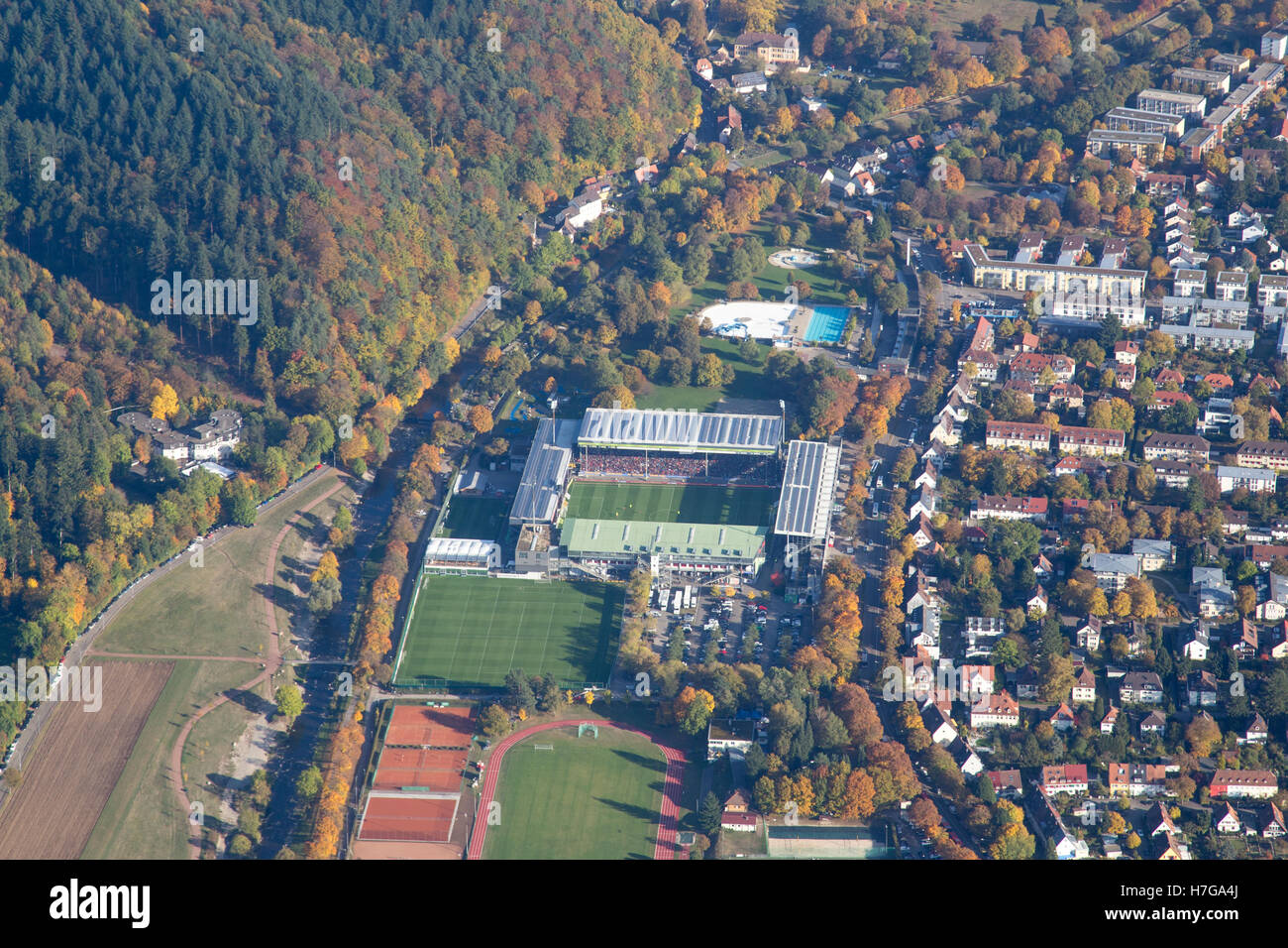 Freiburg, Germania - 22 Ottobre 2016: vista aerea del soccer stadium su un match day Foto Stock