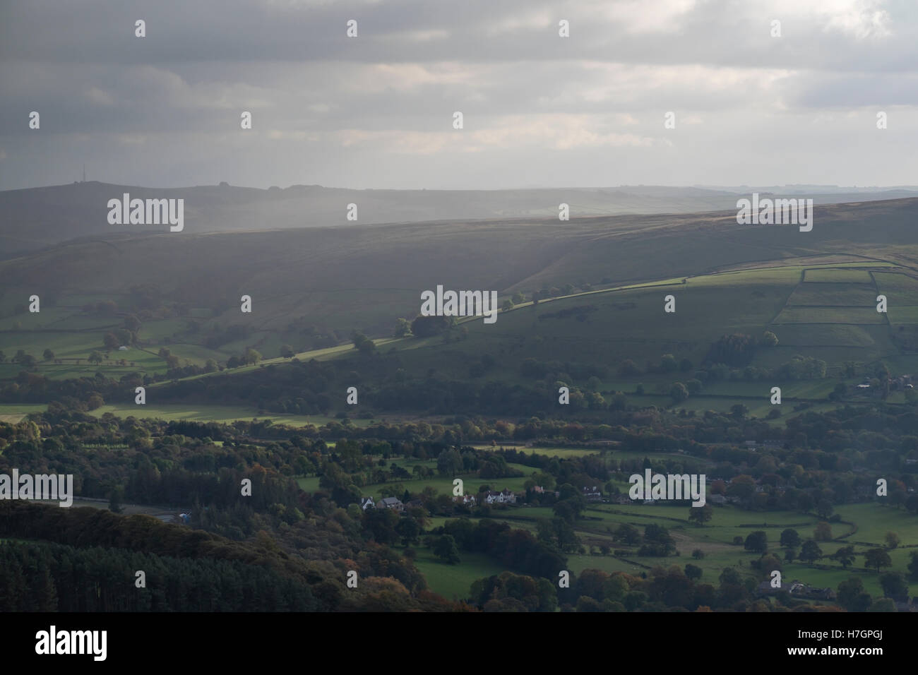 Una vista attraverso il Peak District vicino al Lady Bower serbatoio Foto Stock