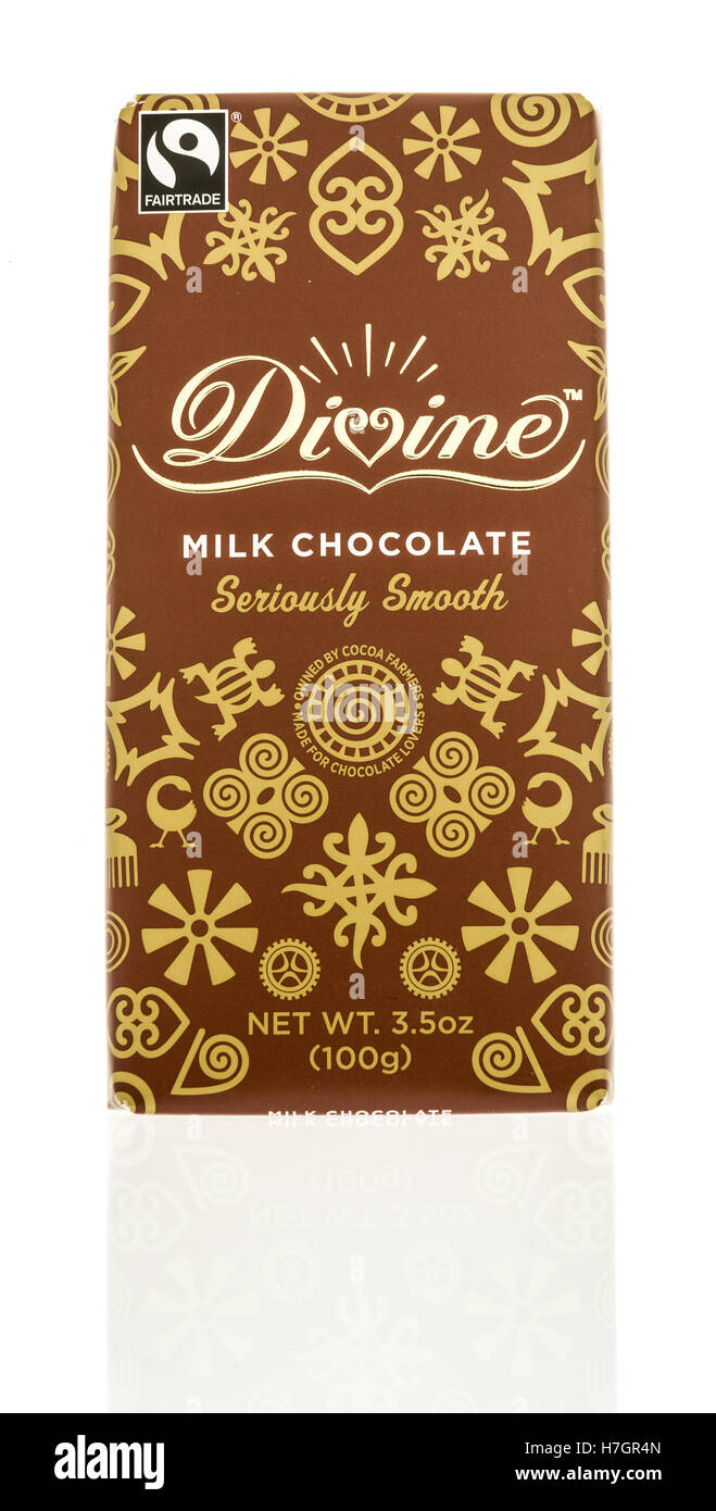 Winneconne, WI - 2 Novembre 2016: la divina cioccolato al latte candy bar isolato su un background. Foto Stock