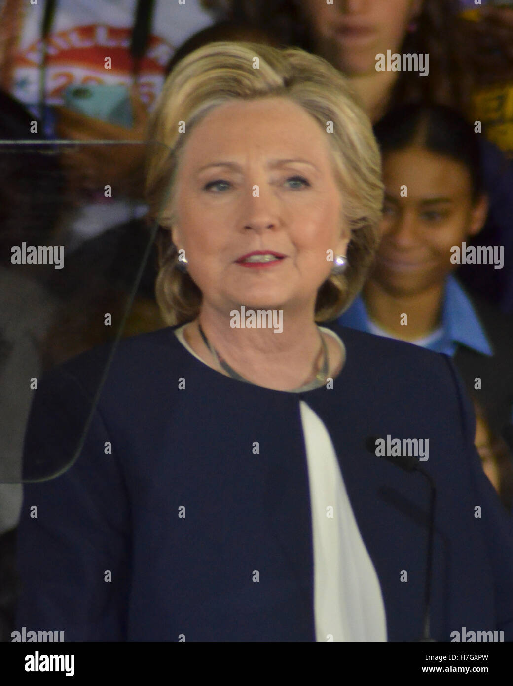 Hillary Clinton appare all'Heinz Field per una campagna rally Nov 2016 Foto Stock