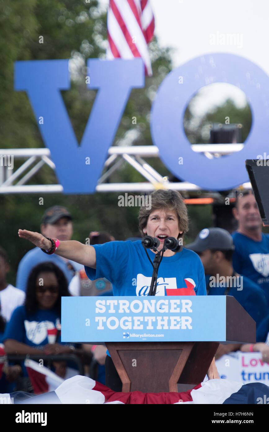 Randi Weingarten, presidente di poppa, a campaign rally in Pembroke Pines, Florida, per Hillary Clinton per il presidente. Foto Stock