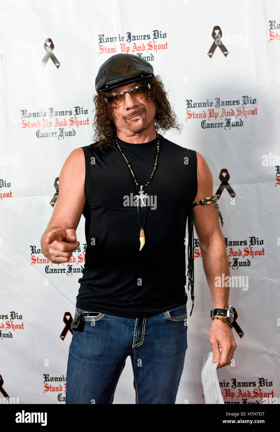 Los Angeles, California, USA. 4 Novembre, 2016. Pinz Bowling Center in Studio City California ha ospitato il 2016 Ronnie James Dio di alzarsi in piedi e gridare il cancro, del fondo vasca 4 Ronnie celebrity Bowling tournament. L evento è stato un successo enorme innalzamento $36.000 per la ricerca sul cancro. Credito: Ken Howard/Alamy Live News Foto Stock