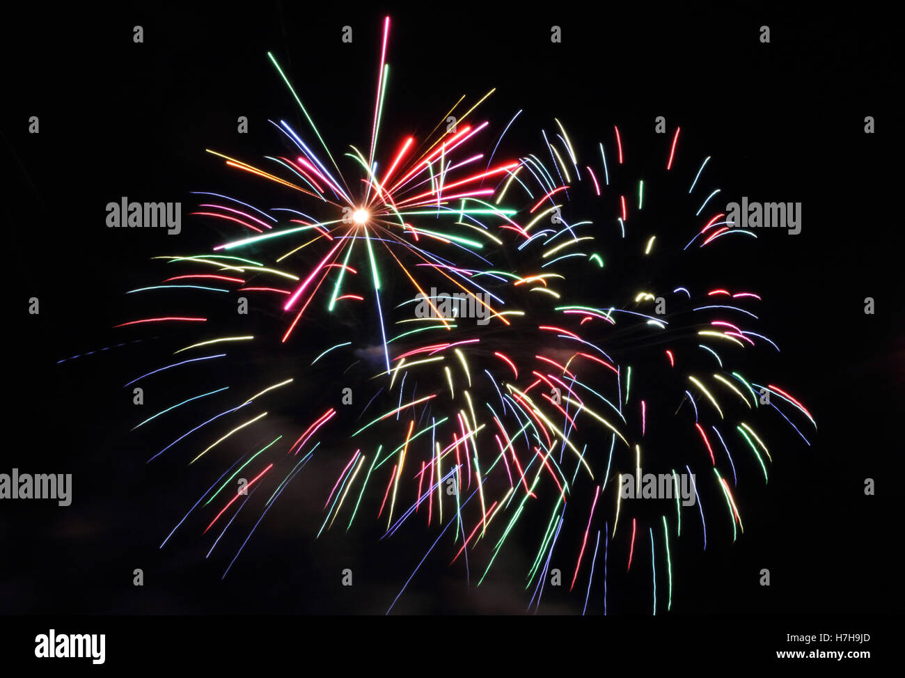 Epsom Surrey, Regno Unito. 5 novembre 2016. L annuale di fuochi d'artificio al gancio di Arena di Epsom è andato fuori con un bang. Credito: Julia Gavin UK/Alamy Live News Foto Stock