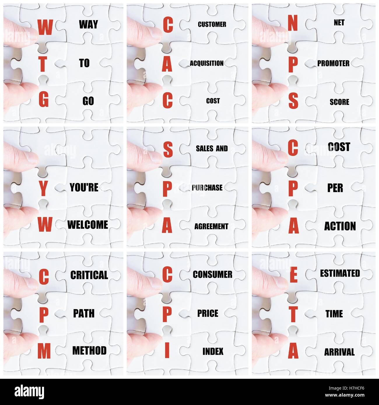 Photo collage con mano dell uomo d affari di completare il puzzle con l'ultimo pezzo mancante Foto Stock