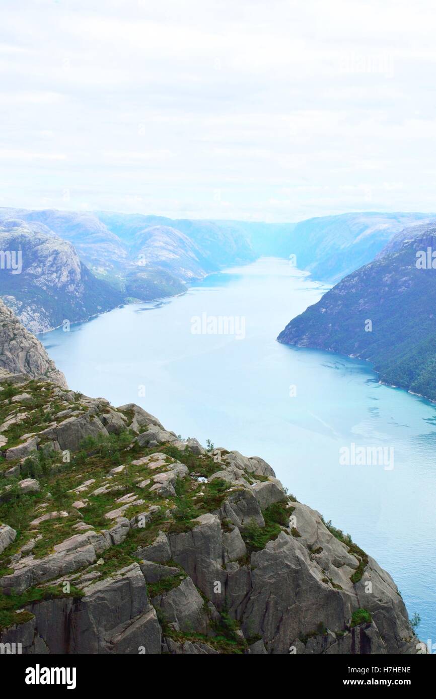 Norvegia fjord: una vista da pupit rock Foto Stock