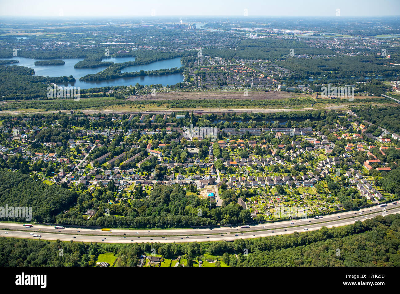 Vista aerea, Duisburg-Wedau Bissingheim stazione ferroviaria Bissingheim insediamento storico sviluppo residenziale, Duisburg, Foto Stock