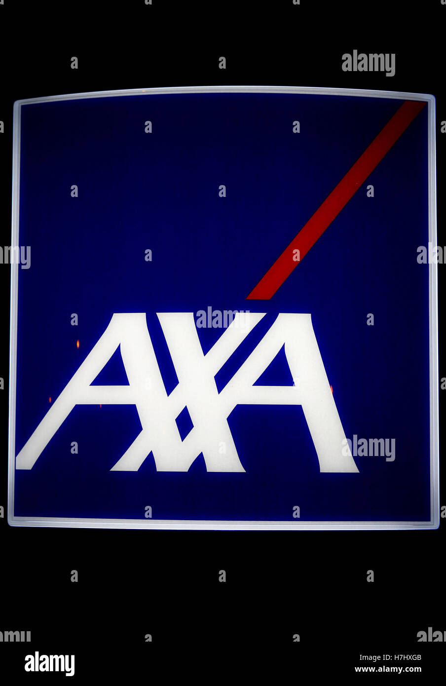 Das Logo der Marke 'Axa', Berlino. Foto Stock