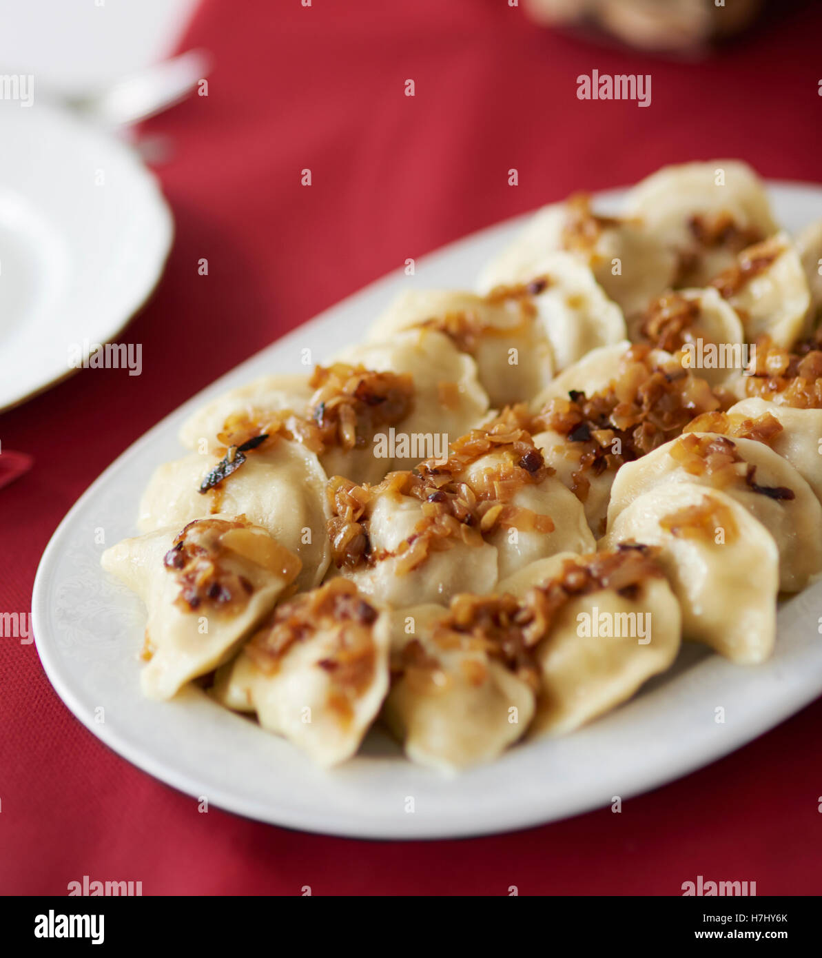 Gnocchi tradizionali sulla piastra Foto Stock