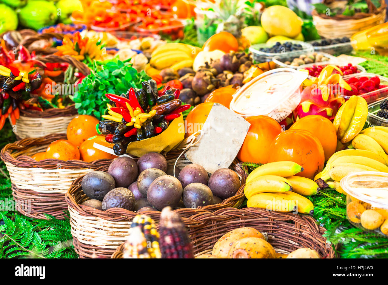 Mercato della frutta a Roma,Italia.Vista con frutta multicolore Foto Stock