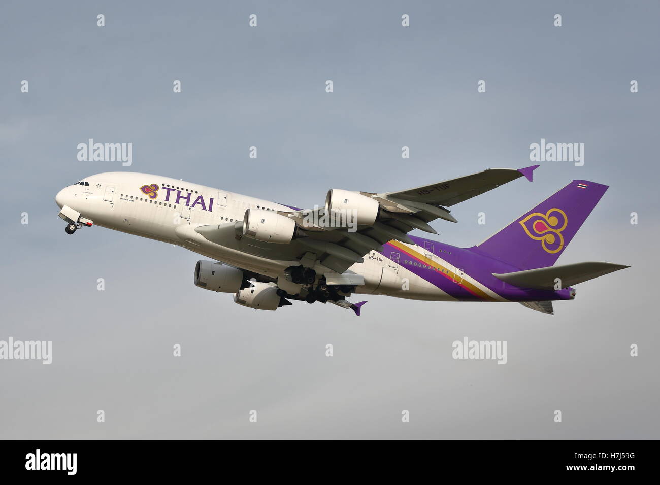 Thai Airways International Airbus A380-800 HS-TUF in partenza da Londra Heathrow, REGNO UNITO Foto Stock