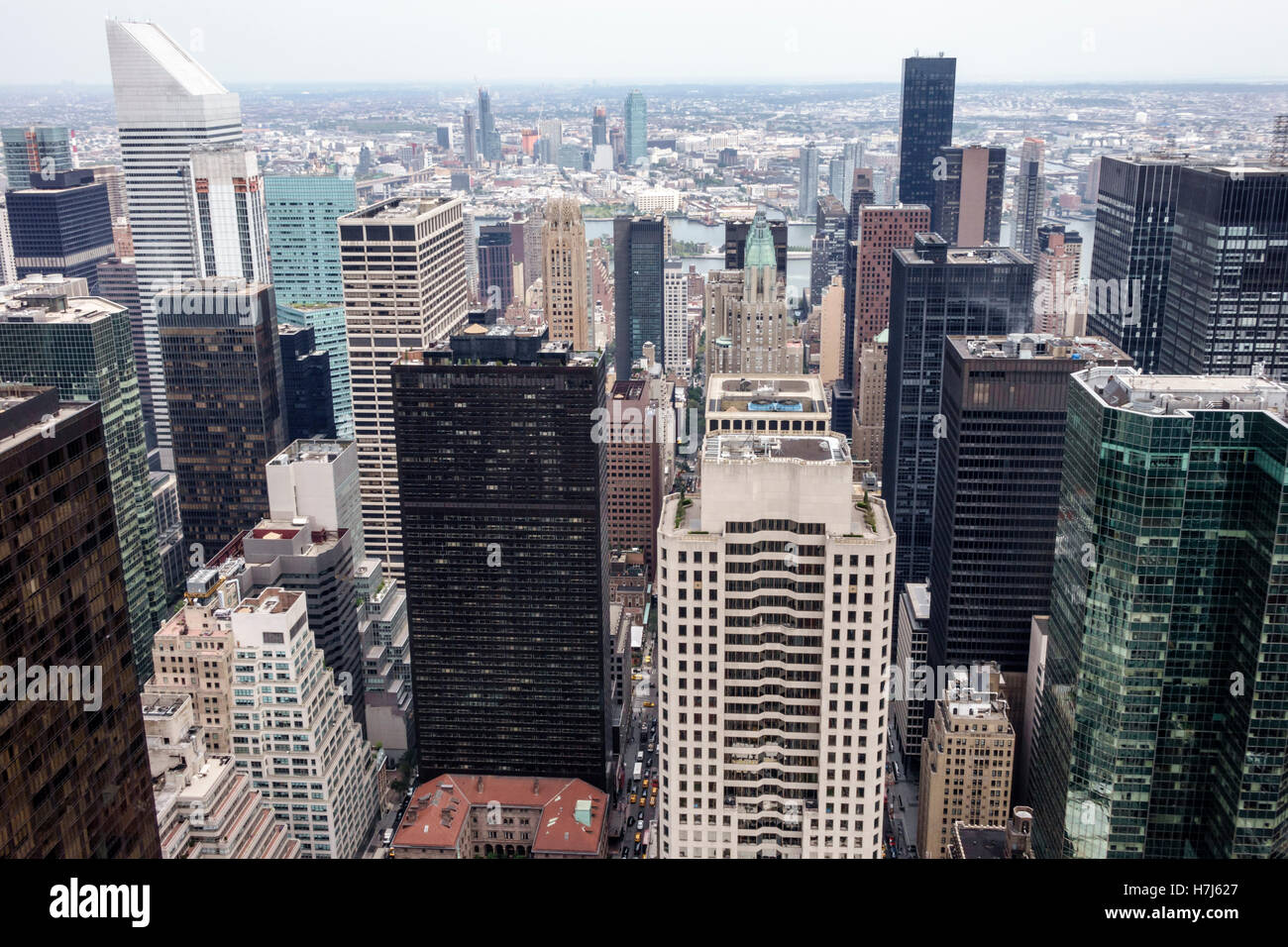 New York City,NY NYC Manhattan,Midtown,30 Rockefeller Center,GE building,Top of the Rock,piattaforma di osservazione,skyline,grattacieli,NY160719137 Foto Stock