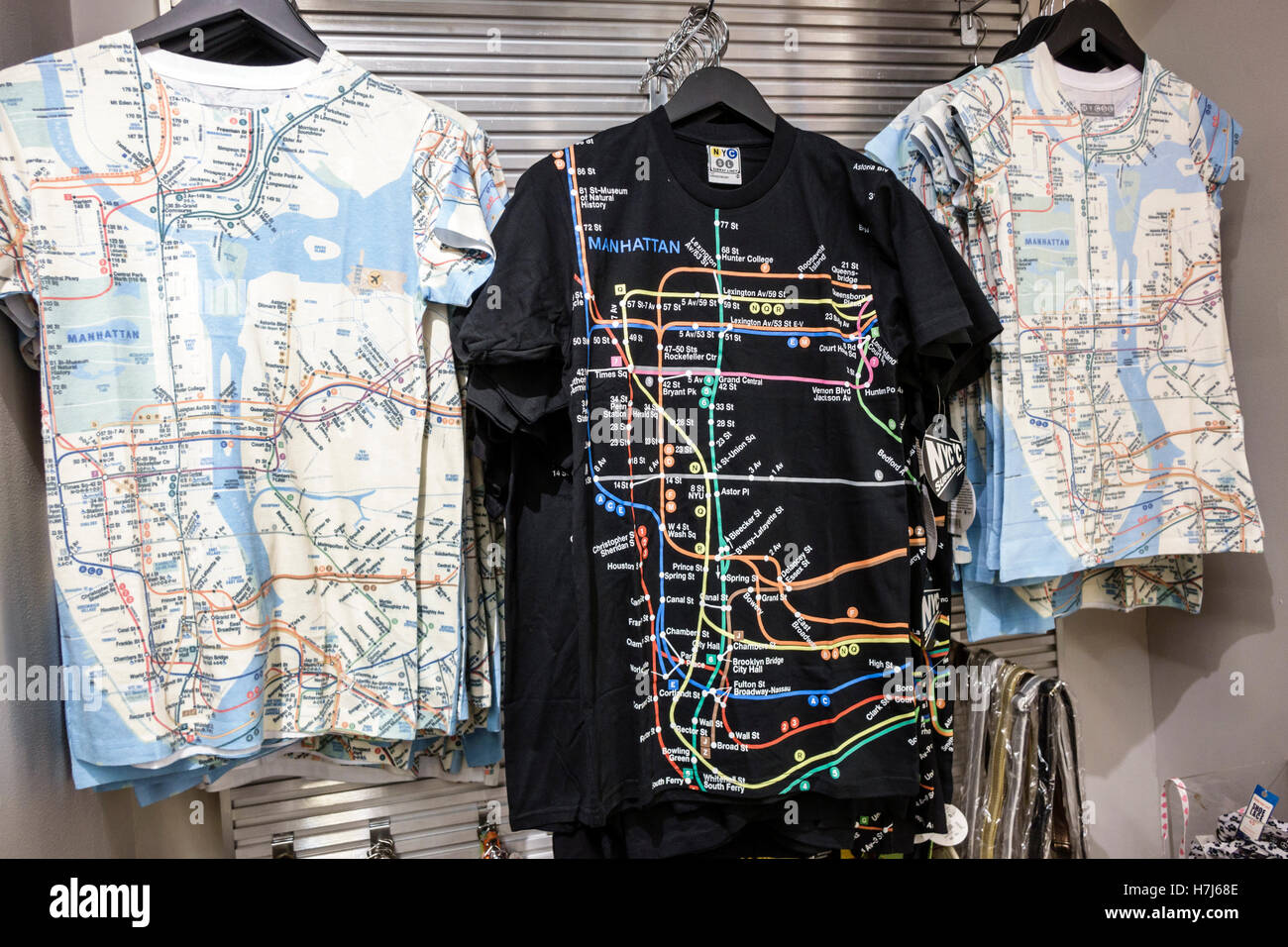 New York City,NY NYC Manhattan,Midtown,30 Rockefeller Center,GE building,Top of the Rock,shopping shopper shopper shopping negozi mercati di mercato marketpla Foto Stock