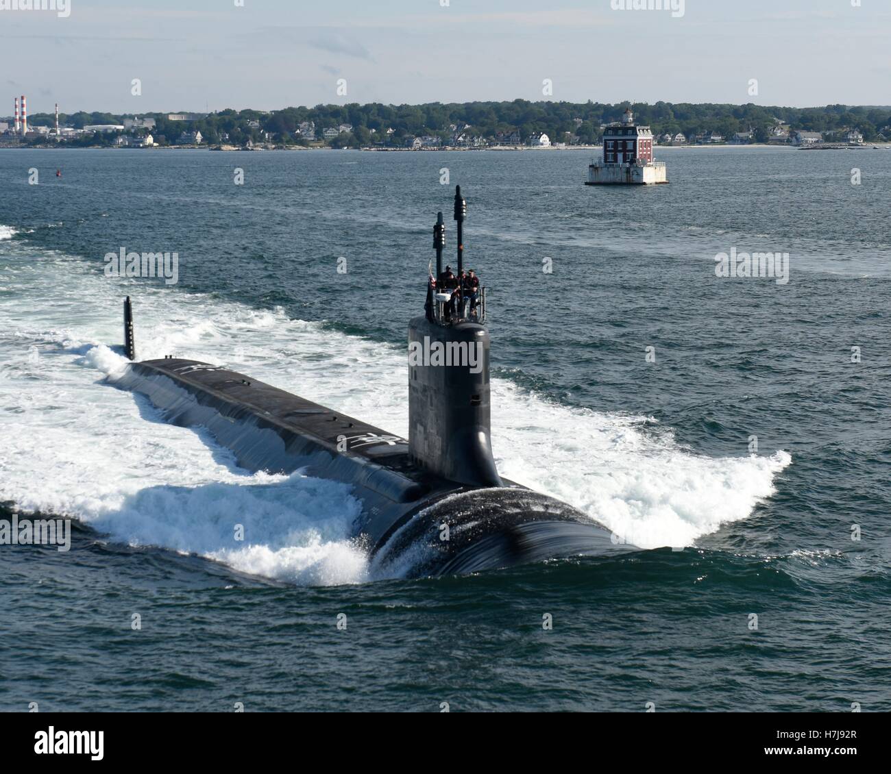 L'USN Virginia-class attack submarine USS Illinois conduce alle prove in mare Agosto 1, 2016 a Groton, Connecticut. Foto Stock