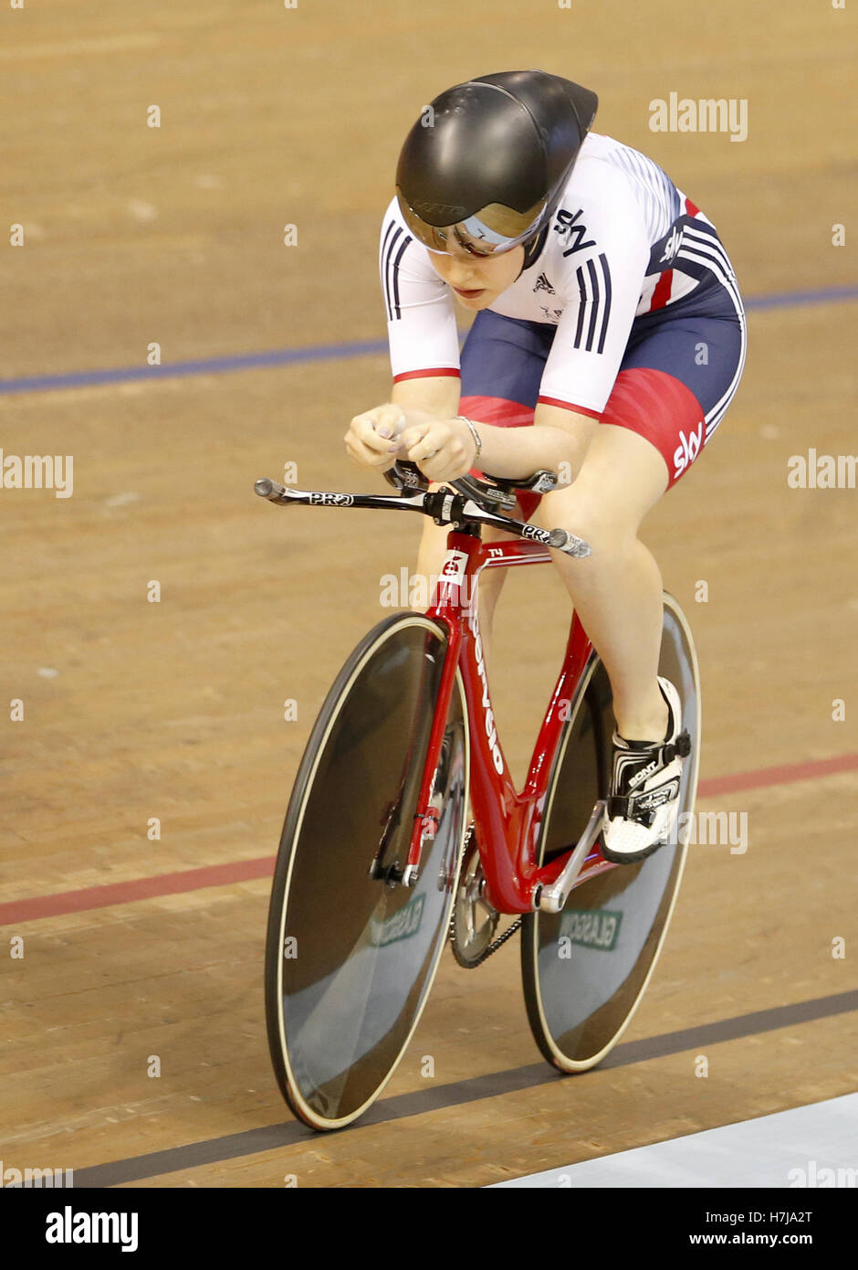 La Gran Bretagna è Emily Nelson in la medaglia di bronzo nella corsa Donne Individuale di esercizio durante il giorno due di UCI ciclismo su pista di Coppa del Mondo a Sir Chris Hoy Velodromo, Glasgow. Foto Stock