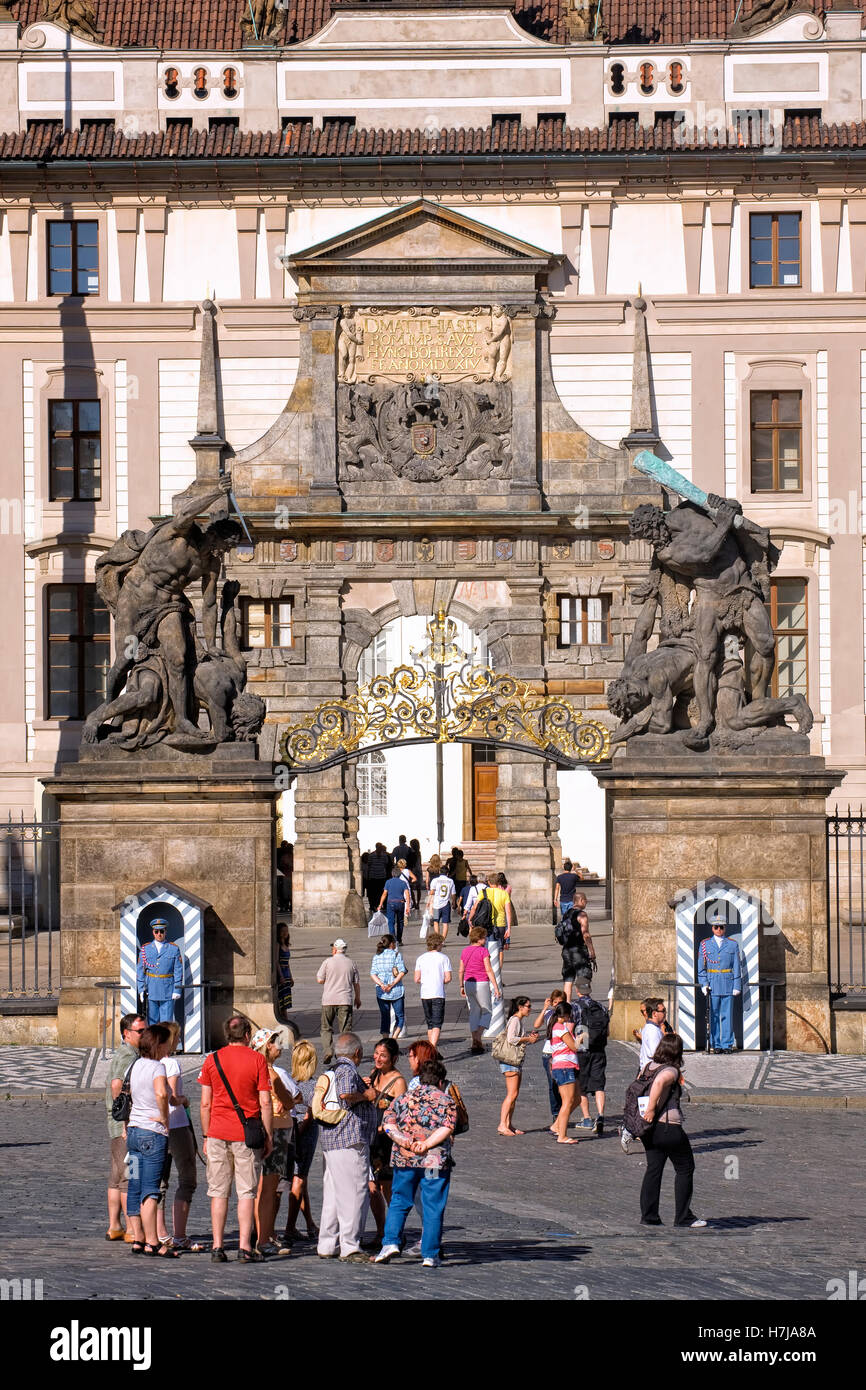 Ingresso del castello di Hradcany a Praga Foto Stock