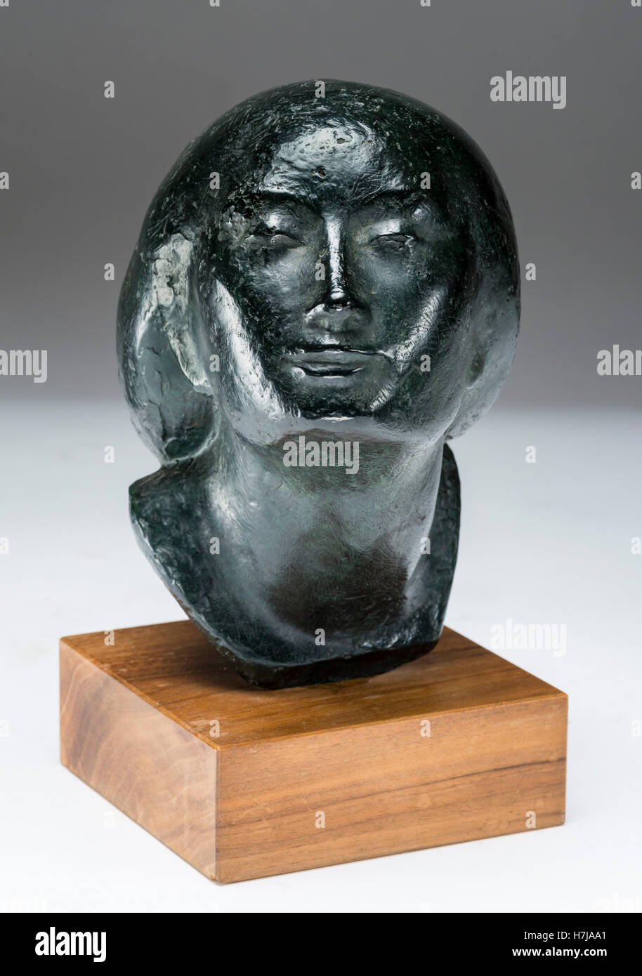 Manuela Henninger-Loos il busto, fusione in bronzo scultura 1966 da scultore francese Jean Henninger Foto Stock