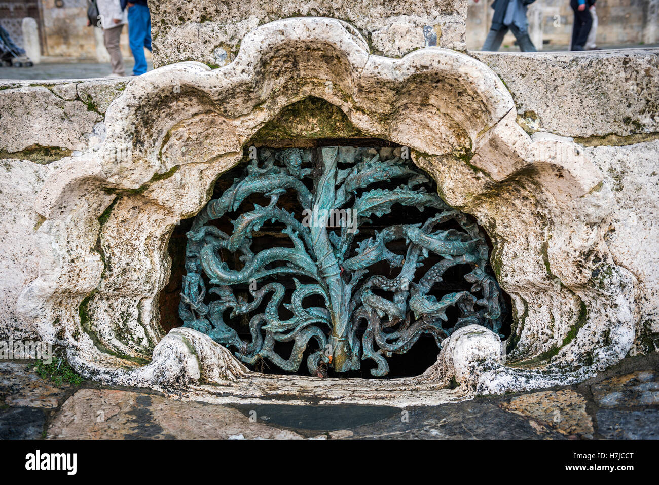 Il guscio sagomato con scarico 'albero' grill in Piazza del Campo a Siena, Toscana, Italia Foto Stock