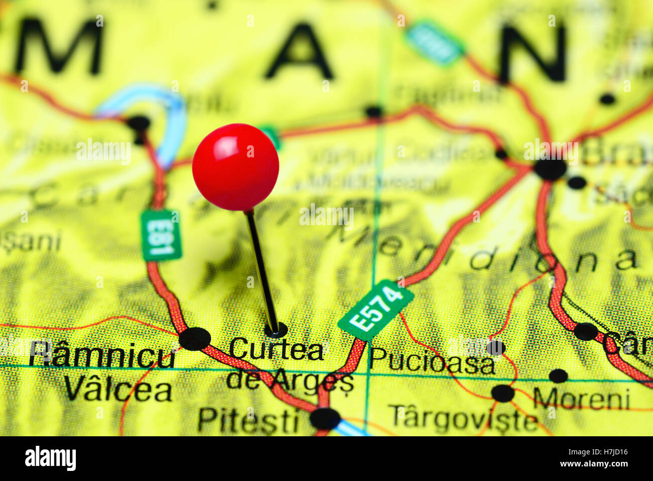 Curtea de Arges imperniata su una mappa della Romania Foto Stock