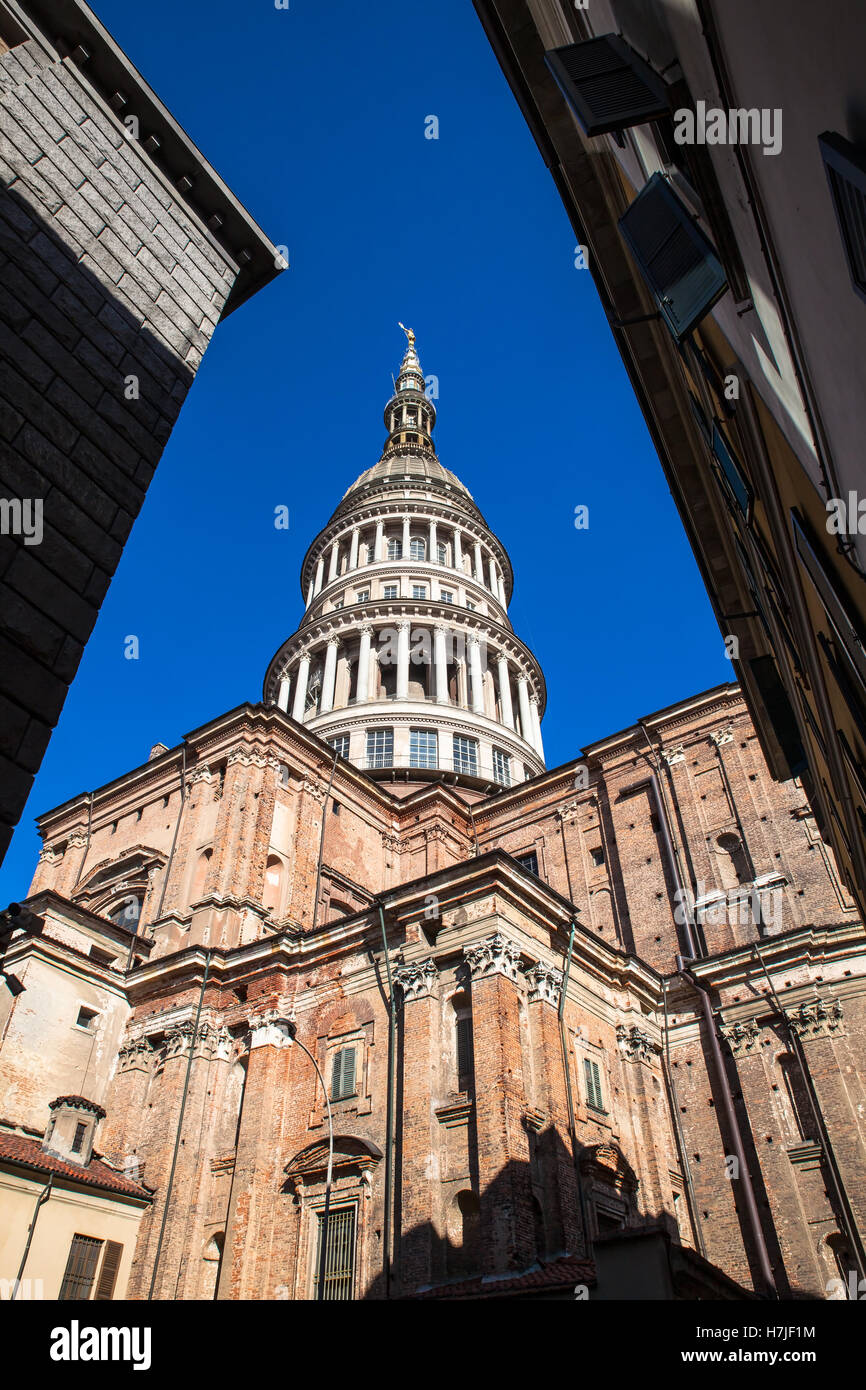 Vista della famosa Cupola di San Gaudenzio nella Basilica di Novara, Italia. Foto Stock