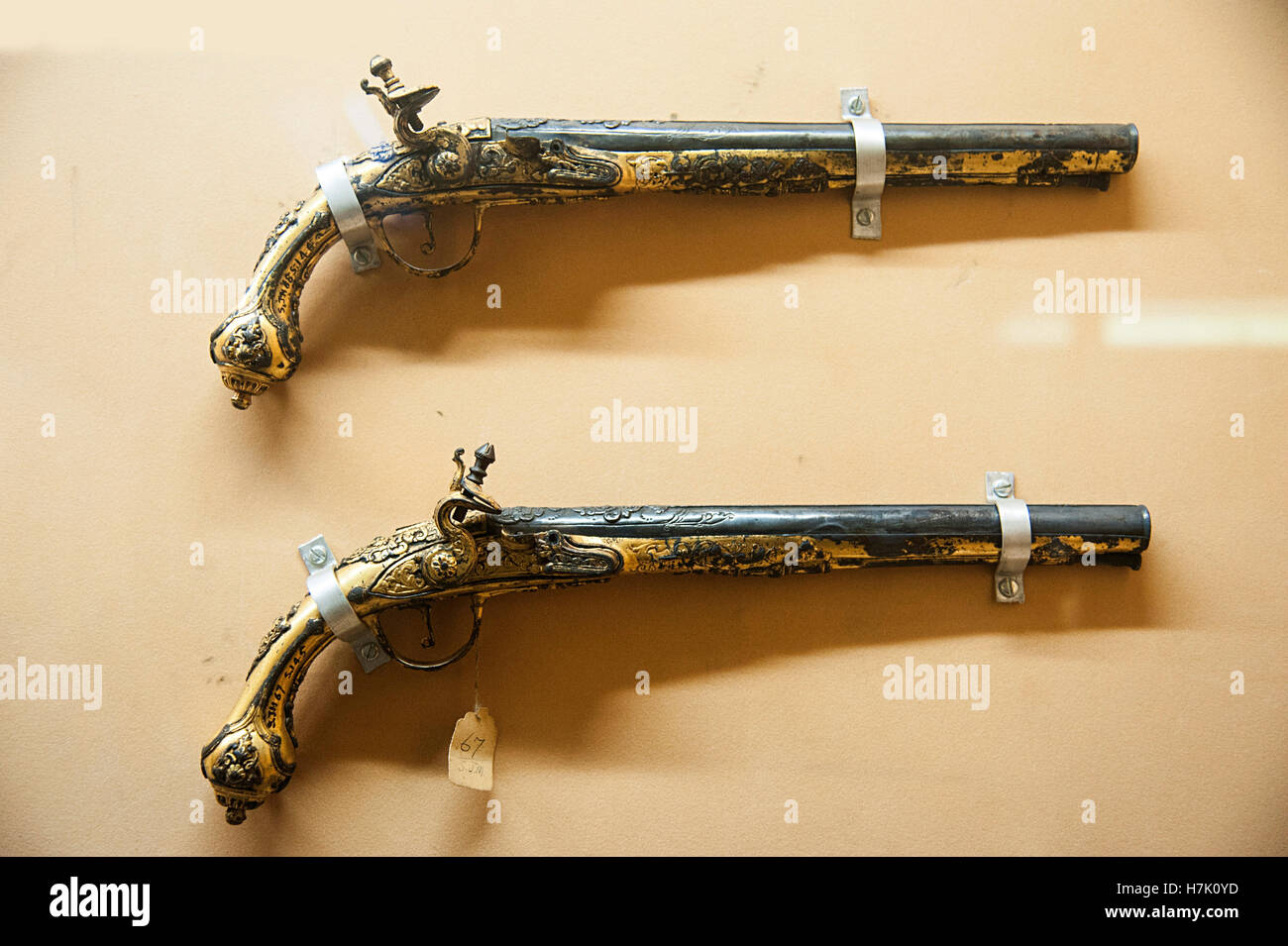 Il XVIII e il XIX secolo pistole e rivoltelle in Salar Jung Museo Telangana Hyderabad india Foto Stock