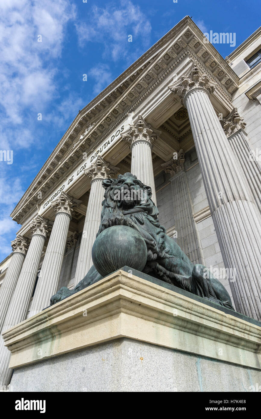 Il Congreso de los Diputados o Spagnolo il palazzo del Parlamento, Madrid, Spagna. Foto Stock