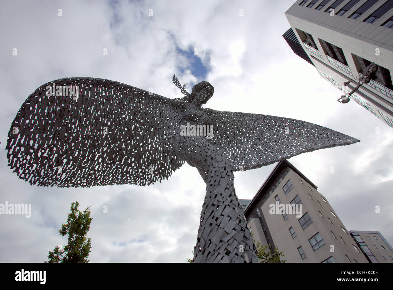 L'aumento scultura di Andy Scott al porto di Glasgow appartamenti, SCOZIA Foto Stock