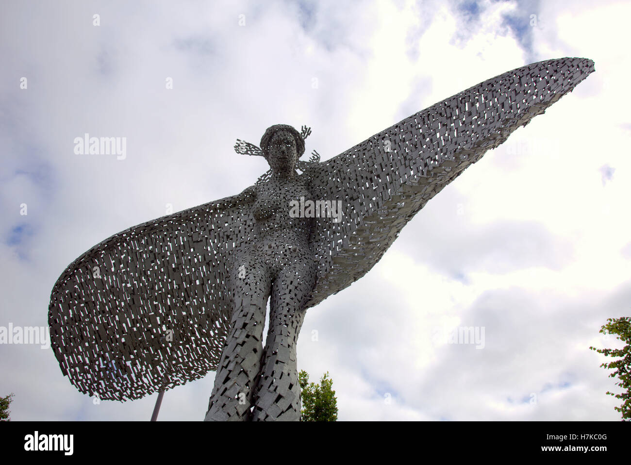 The Rise Sculpture di Andy Scott a Glasgow Harbour flats, Scozia Foto Stock
