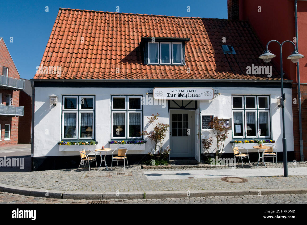 Il ristorante 'Zur Schleuse', la serratura, Husum, Nord Friesland, Schleswig-Holstein Foto Stock