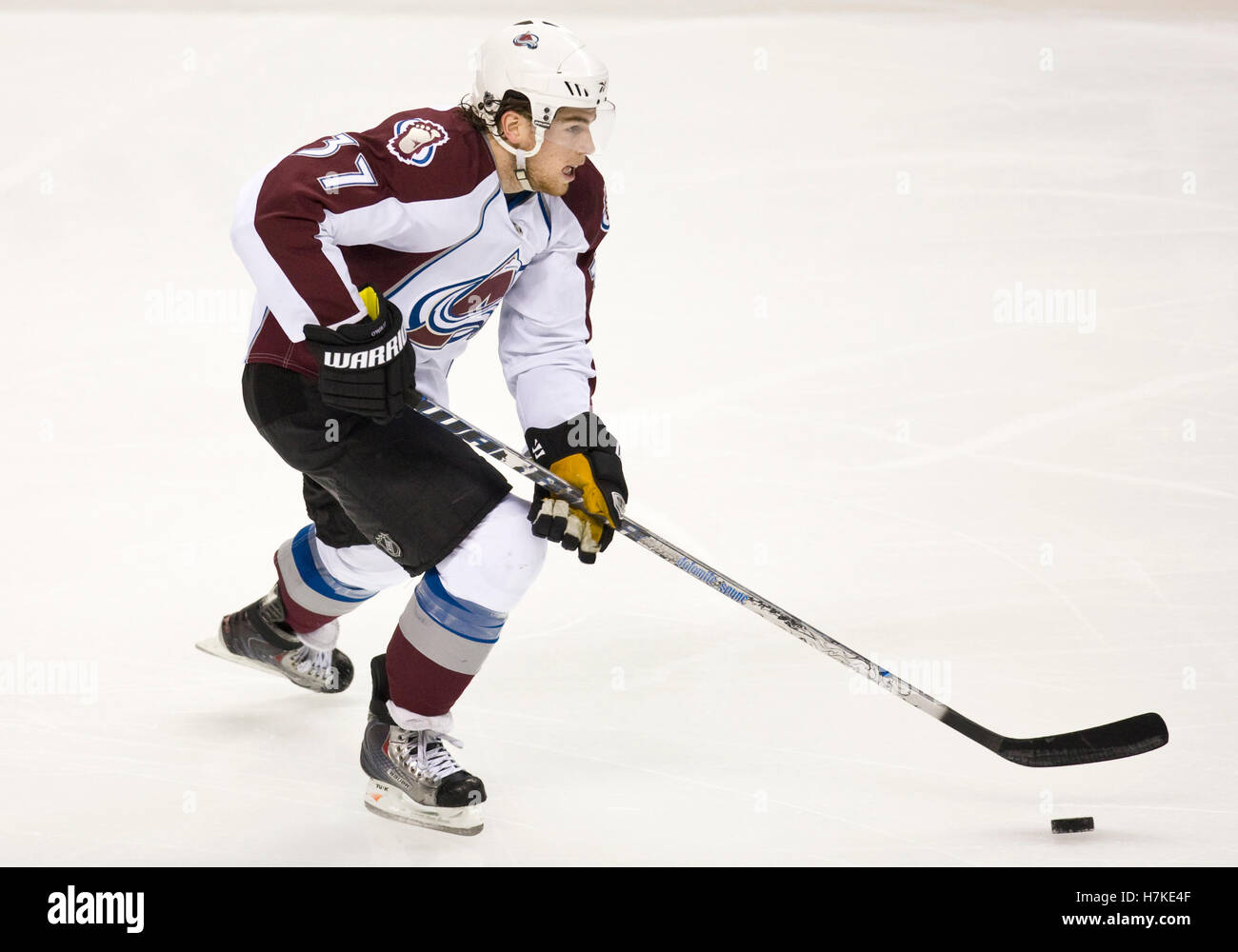 22 aprile 2010; San Jose, CA, Stati Uniti; centro dei Colorado Avalanche Ryan o'Reilly (37) durante il secondo periodo di gara-5 contro i San Jose Sharks nel primo turno dei playoff della Stanley Cup 2010 all'HP Pavilion. San Jose ha battuto Colorado 5-0. Foto Stock