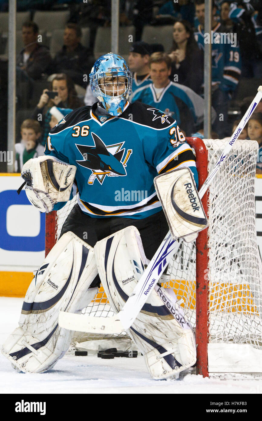 Gennaio 22, 2011; san jose, ca, Stati Uniti d'America; san jose sharks goalie jon-Paul Anderson (36) si riscalda prima della partita contro il Minnesota Wild in hp pavilion. Foto Stock