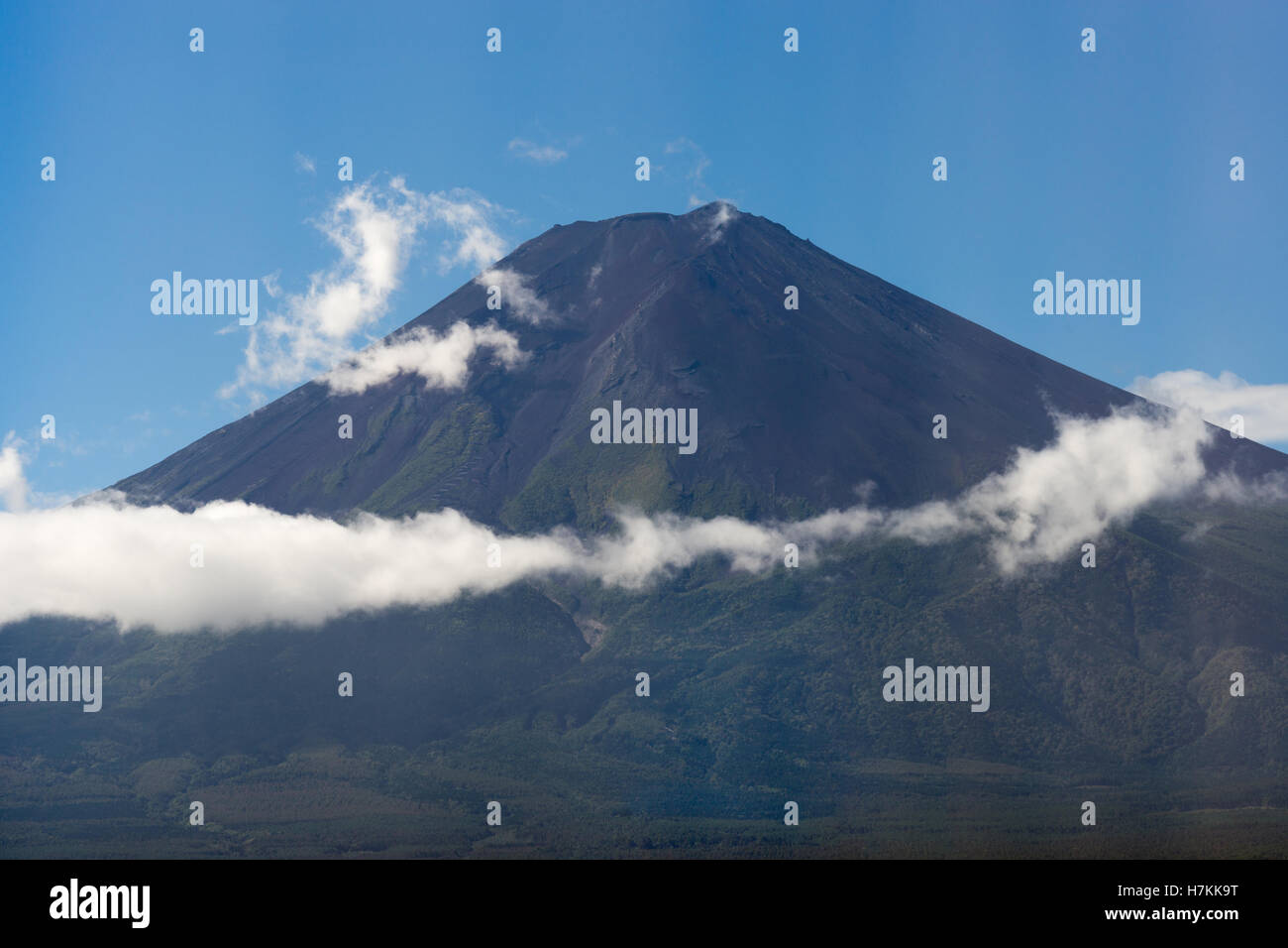 Il monte Fuji visto dall'area Fujikyu. Foto Stock