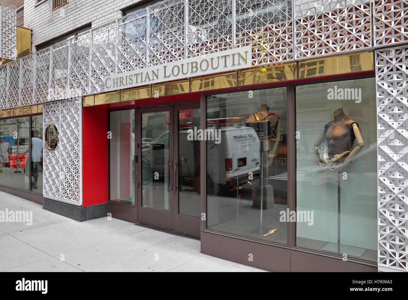 Il Christian Louboutin abbigliamento di marca, il sacco e il deposito di  pattino su Madison Avenue a Manhattan, New York, Stati Uniti Foto stock -  Alamy