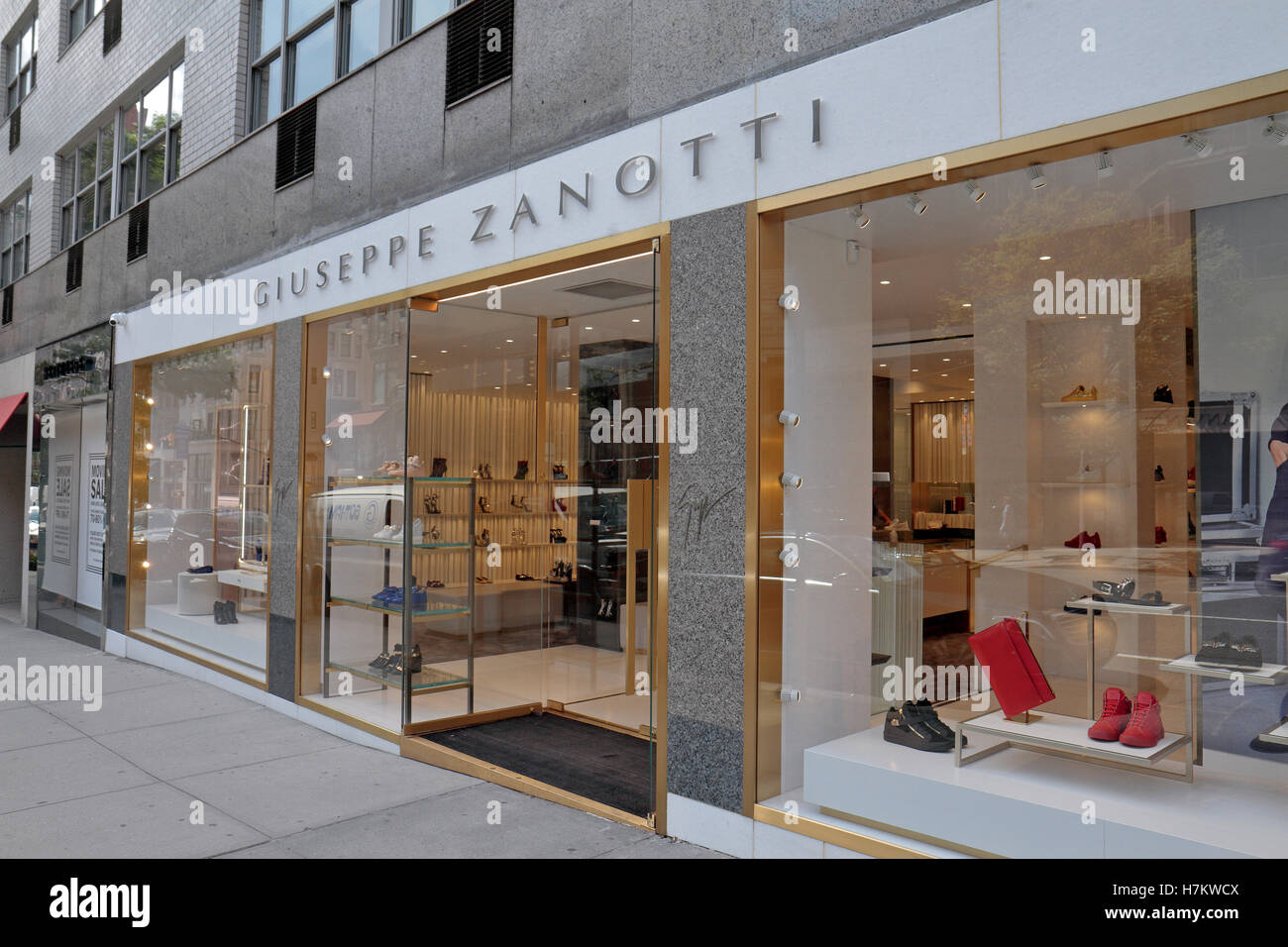 Il Giuseppe Zanotti designer di calzature e accessori store in Manhattan,  New York, Stati Uniti Foto stock - Alamy