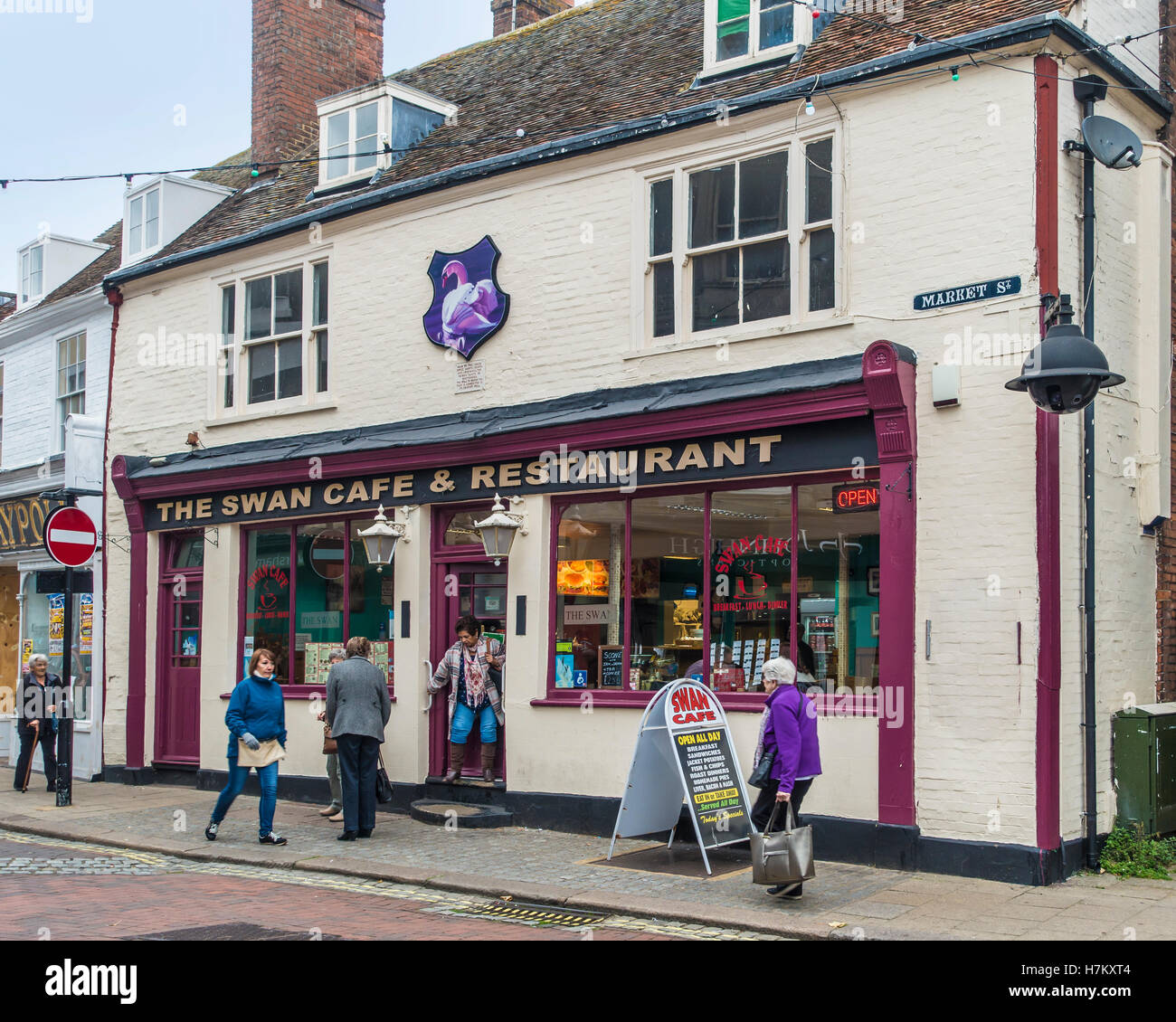 Swan Cafe e ristorante Market Street Faversham Kent England Foto Stock