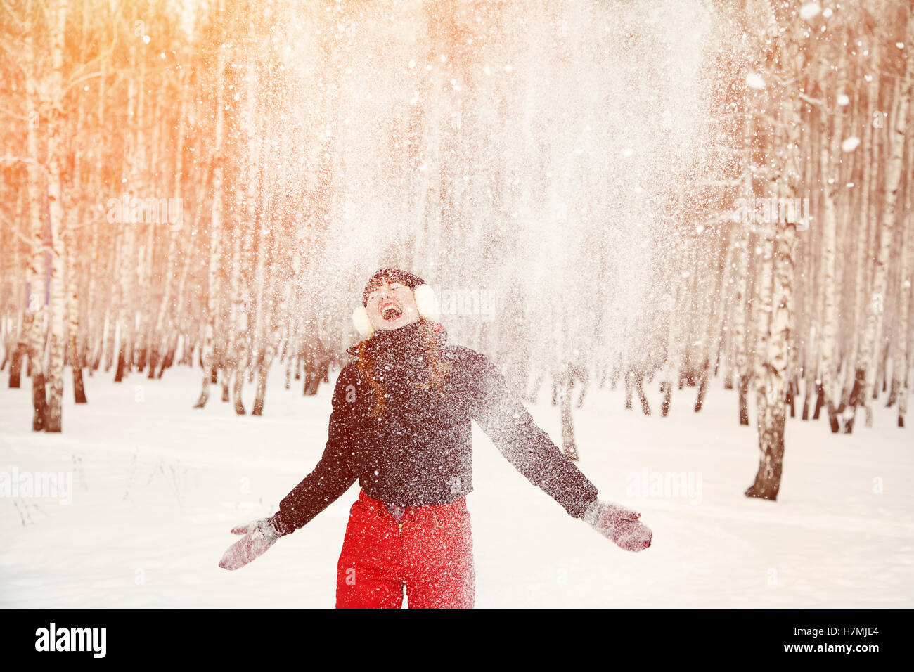 Donna invernale con la neve Foto Stock