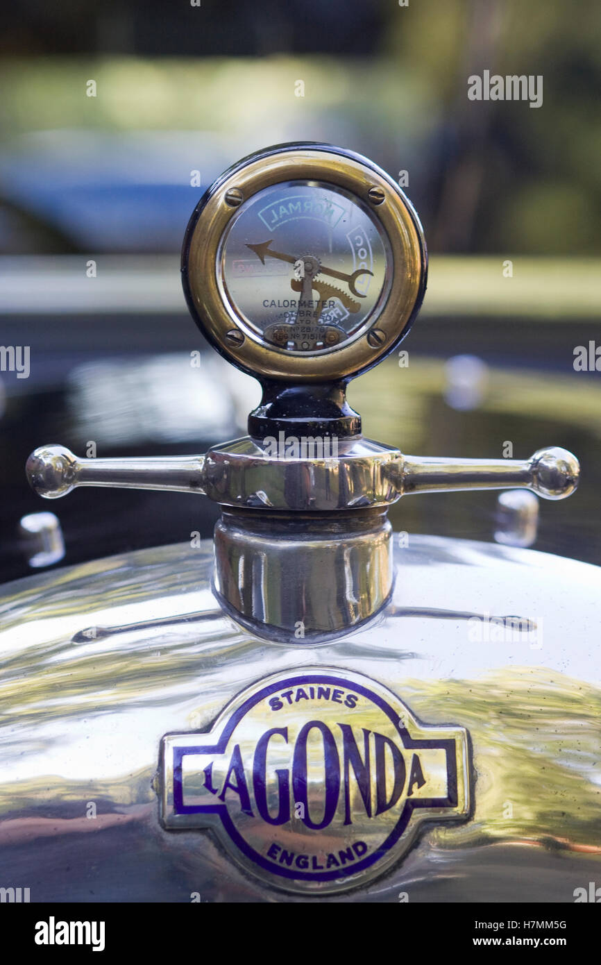 Vintage Calormeter indicatore temperatura ornamento del cofano su un Lagonda Foto Stock