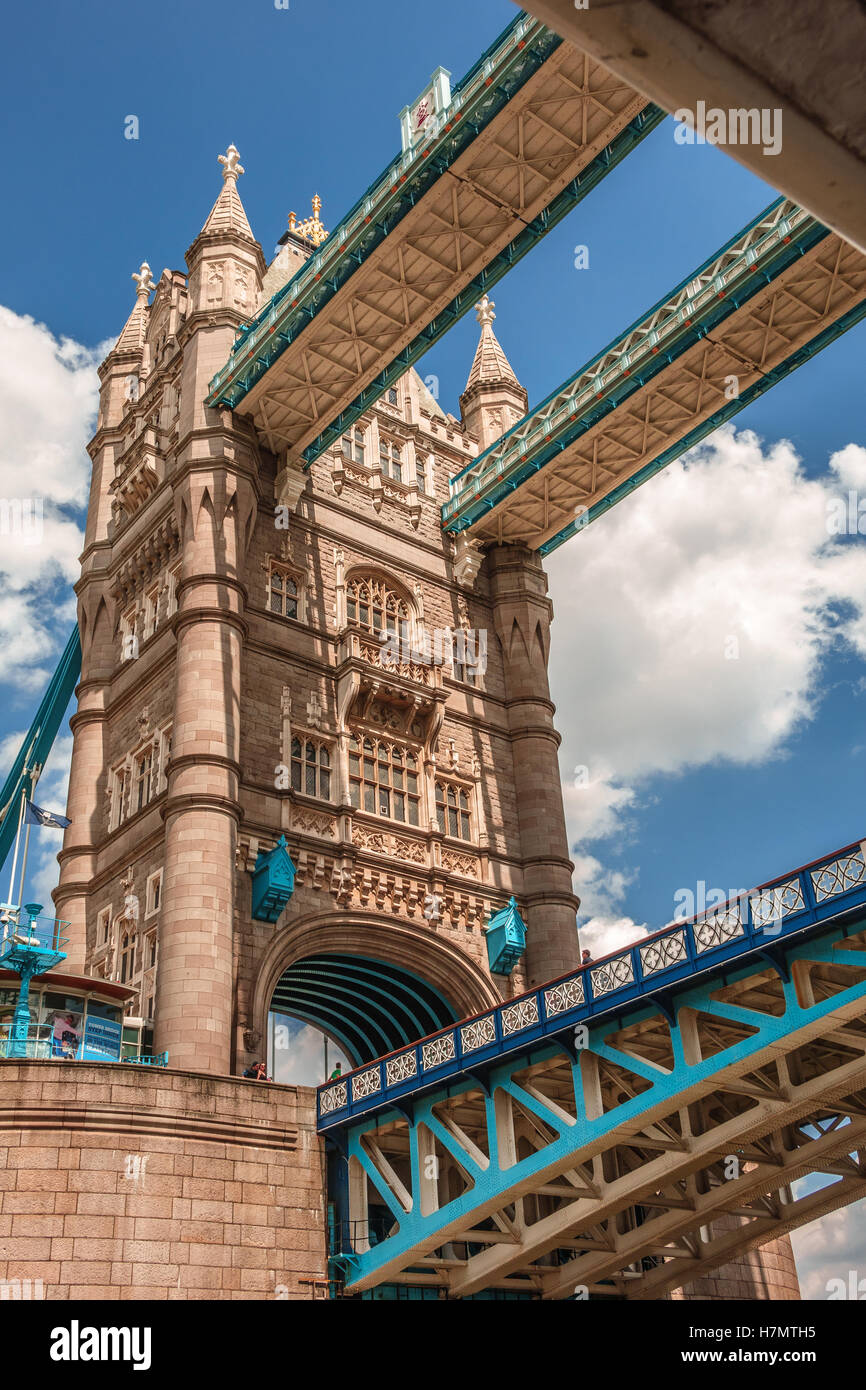 Famoso simbolo di Londra Tower Bridge, England, Regno Unito Foto Stock