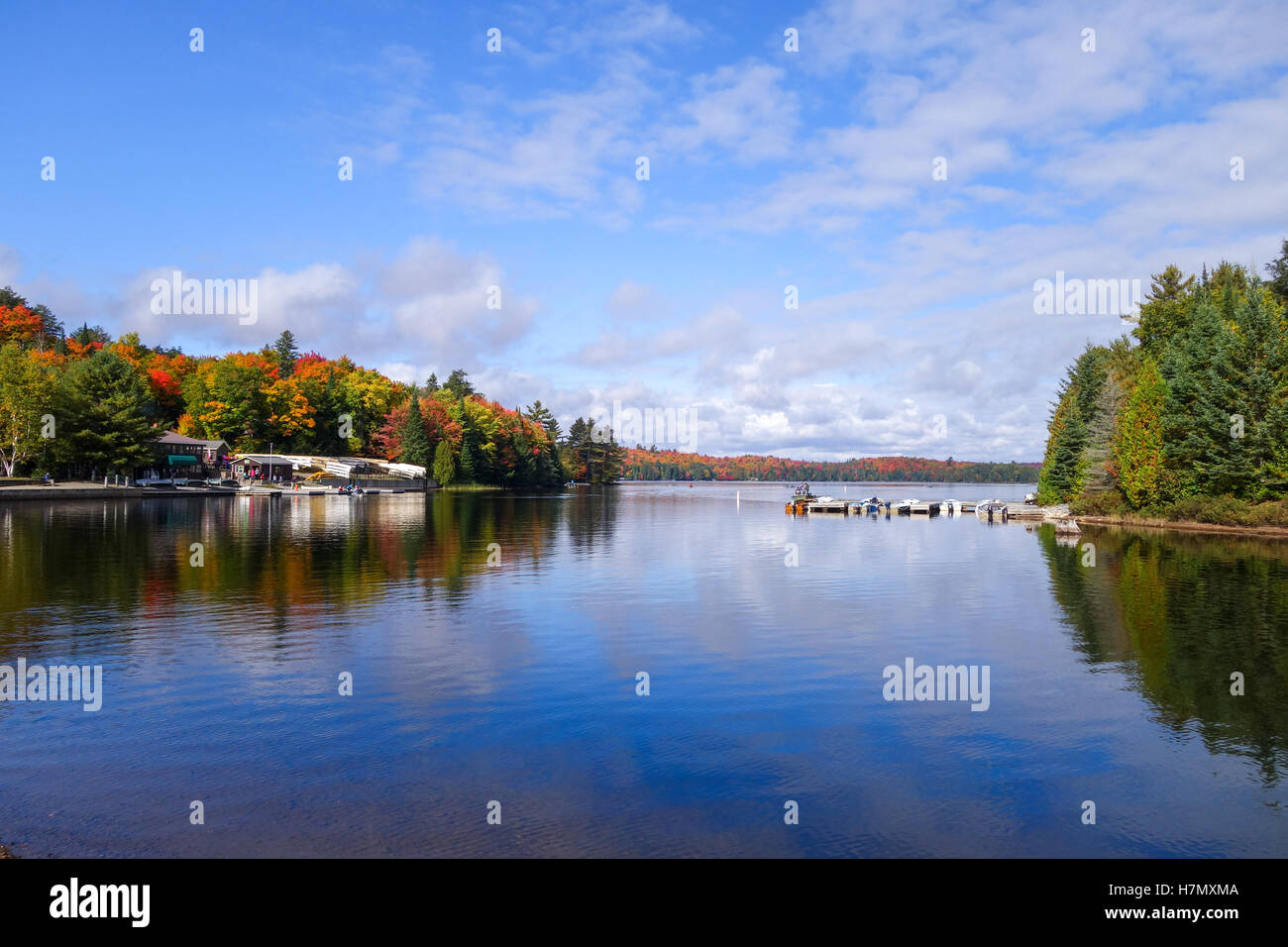 Canada Ontario caduta colore di autunno lago Foto Stock
