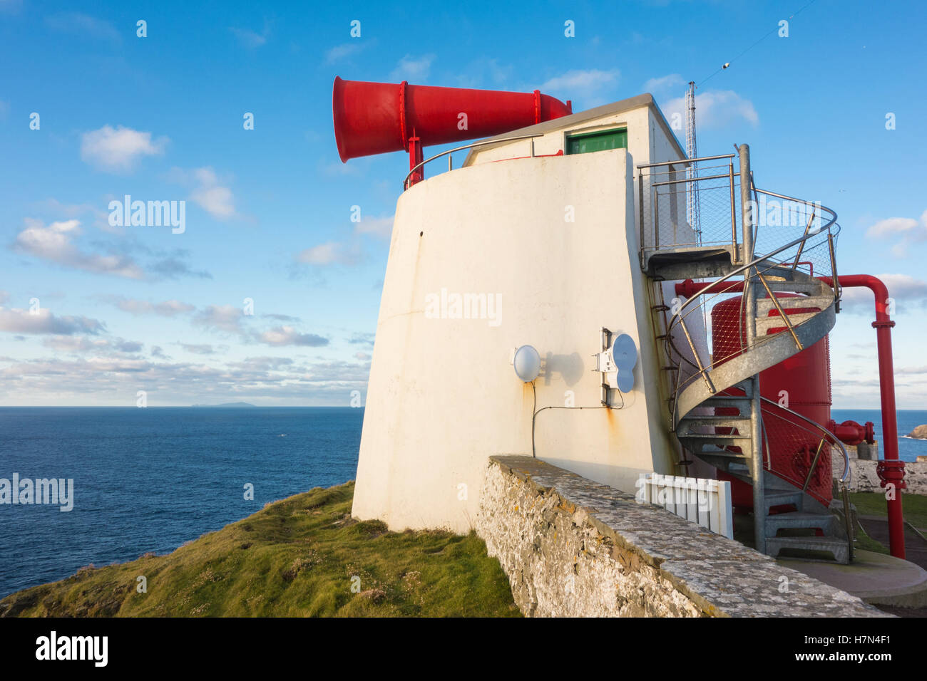 Vista di red sirena da nebbia a Sumburgh Head, Shetland continentale, Scozia Foto Stock