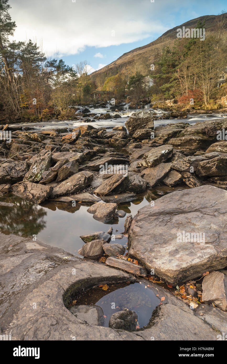 Le Cascate di Dochart a Killin, Scozia Foto Stock