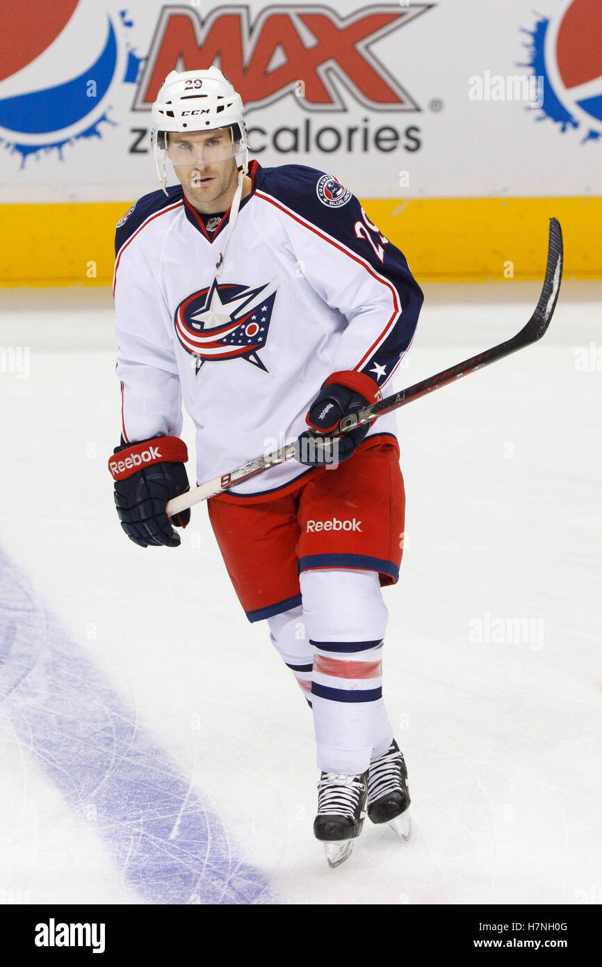 Jan 31, 2012; San Jose, CA, Stati Uniti d'America; Columbus Giacche Blu center Andrew Joudrey (29) si riscalda prima della partita contro gli squali di San Jose a HP Pavilion. San Jose sconfitto Columbus 6-0. Foto Stock