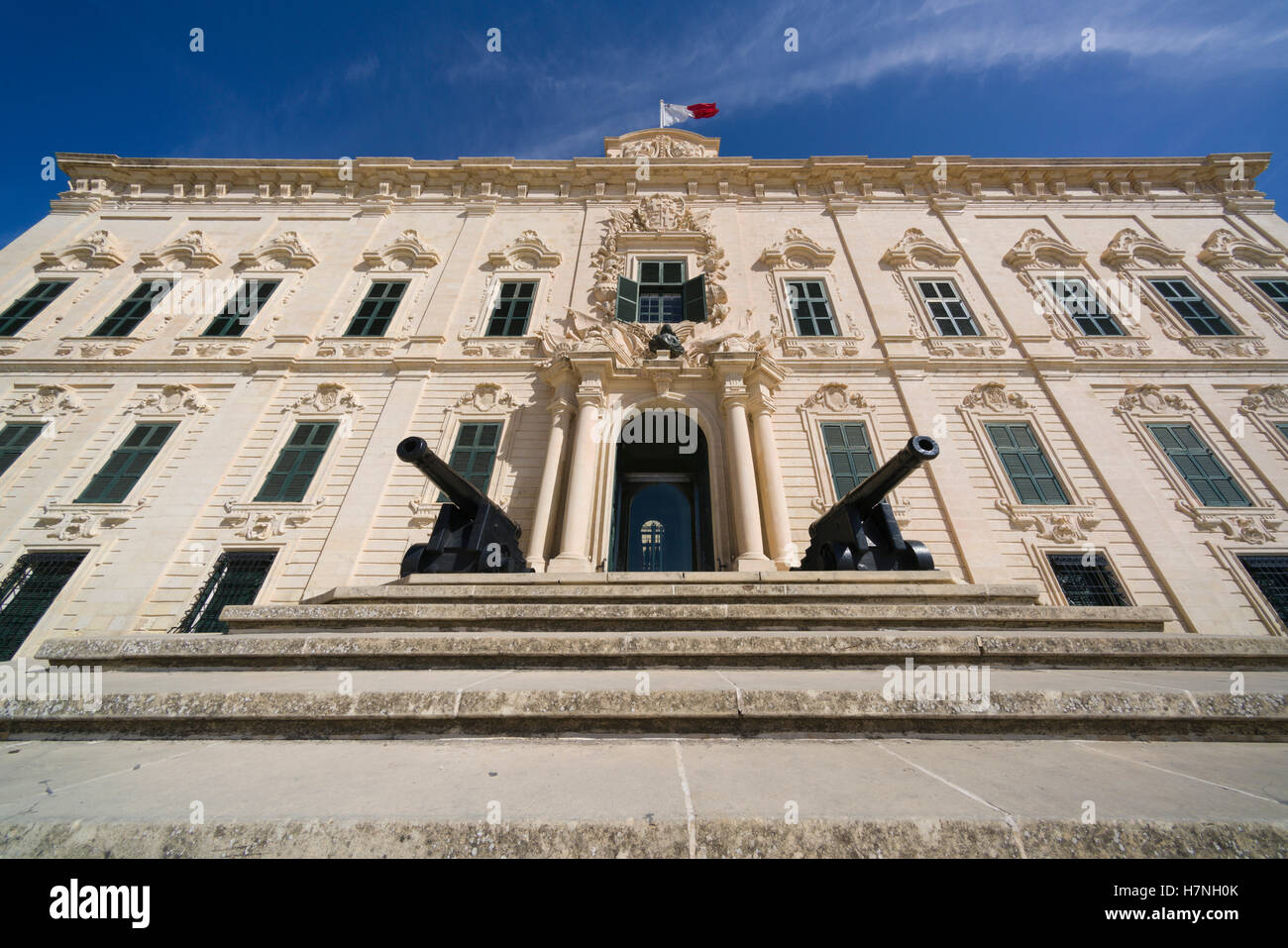 La Valletta, murata città capitale porto di Malta. Il Castille edificio. Foto Stock