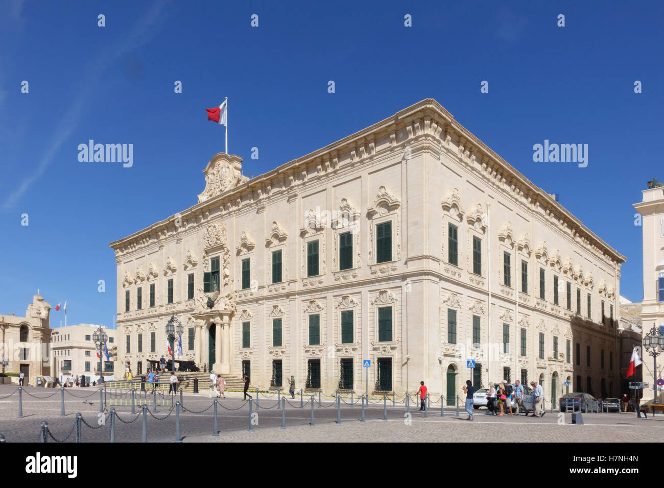 La Valletta, murata città capitale porto di Malta. Il Castille edificio. Foto Stock
