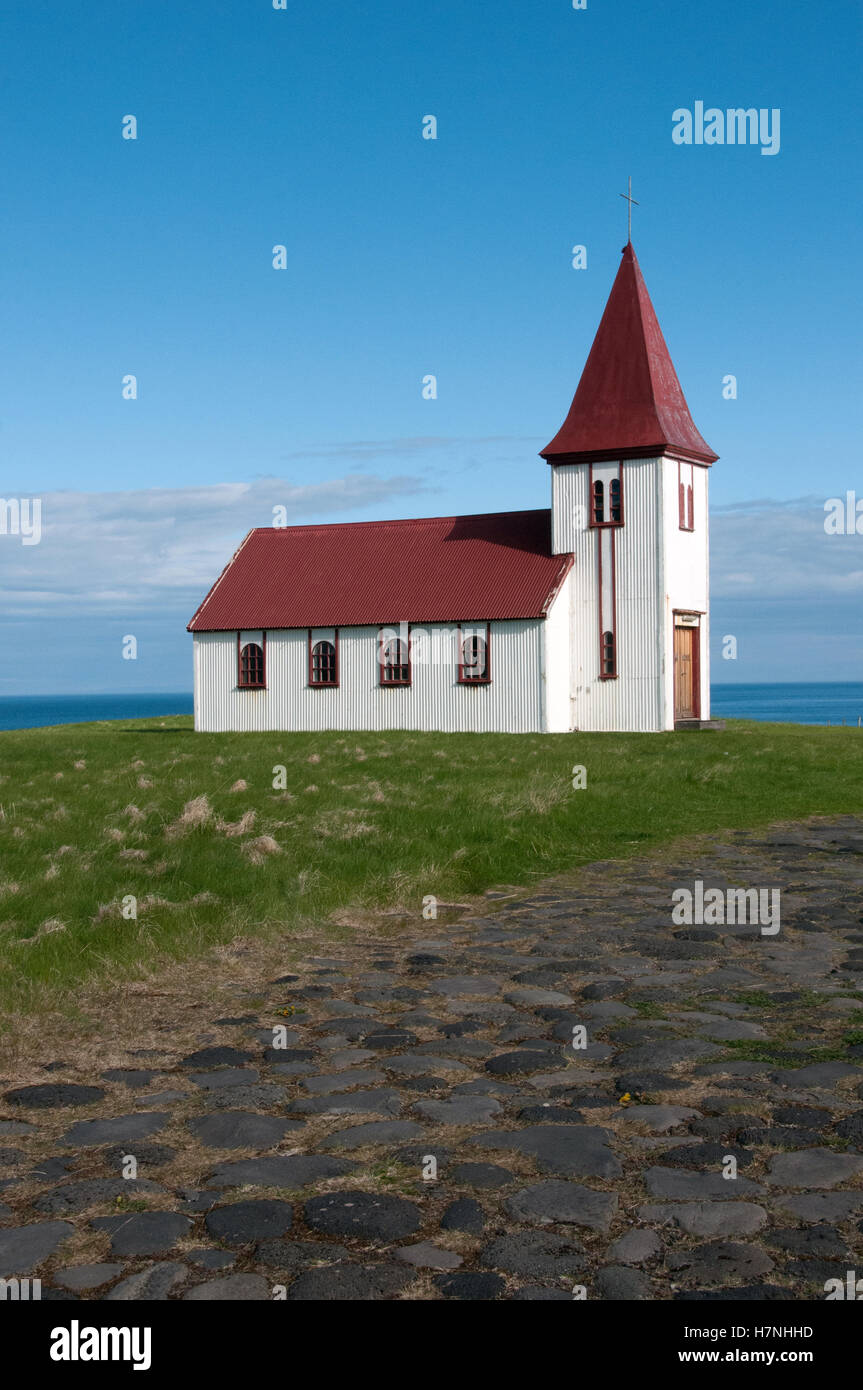 Sundown Chiesa, Brimilsvellir, Snaefellsnes Peninsula, a nord-ovest di Islanda Foto Stock
